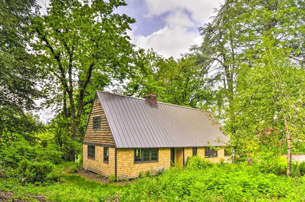 Peaceful And Elegant Cottage With Riverside View Орегон-Сити Экстерьер фото
